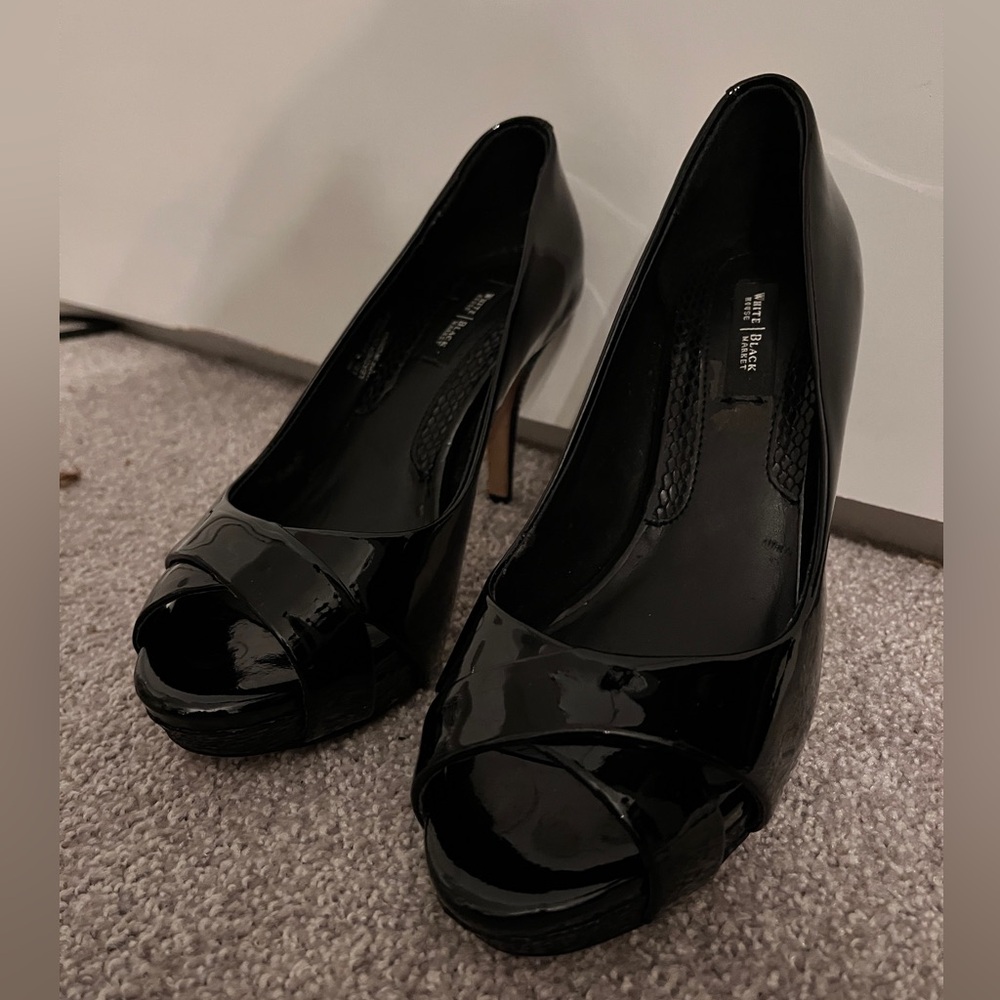 White House Black Market Black Peep Toe Heels, Sz 7
